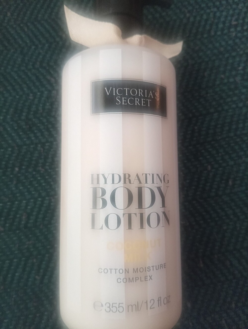 Victoria's Secret Hydrating Body Lotion - Pale Pink & Cream